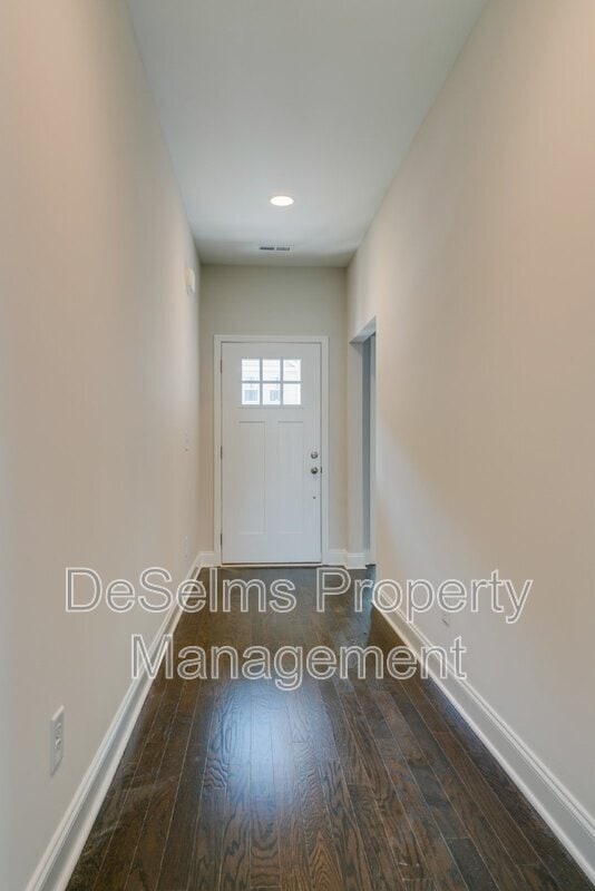 Photo - 127 Auxley Ct