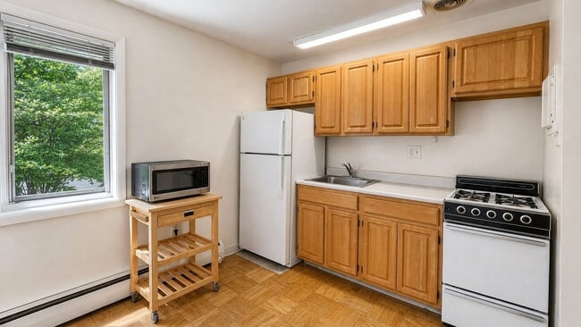Photo - 4465 MacArthur Blvd NW Unit 111
