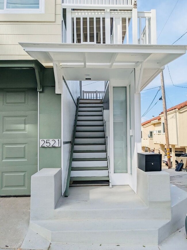 Photo - 1 Bedroom Beach Cottage in Coveted Corona Del Mar!