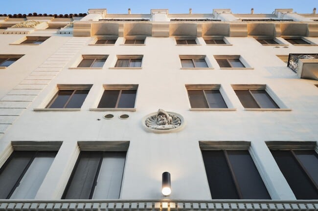 Building Photo - Astor Arms