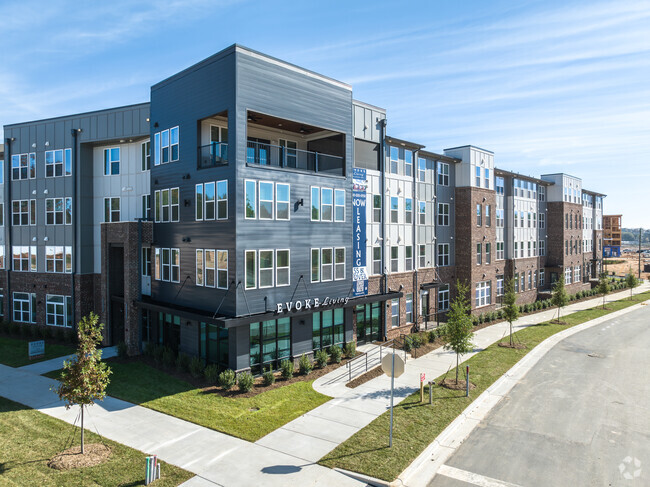 Building Photo - Evoke Living at Eastland Yards Rental