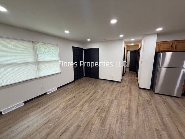 Photo - 6406 Fairacrest Rd