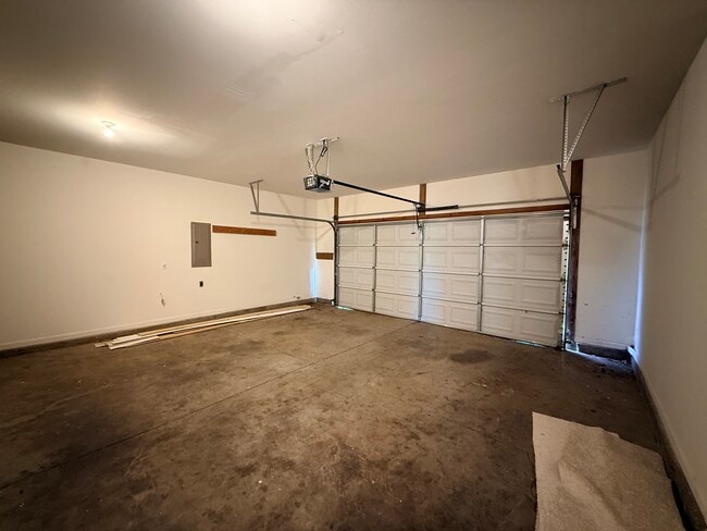 Photo - 437 Melbourne Ln