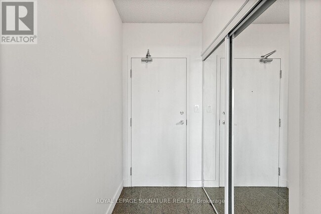 Photo - 3 Navy Wharf Ct Unit 610
