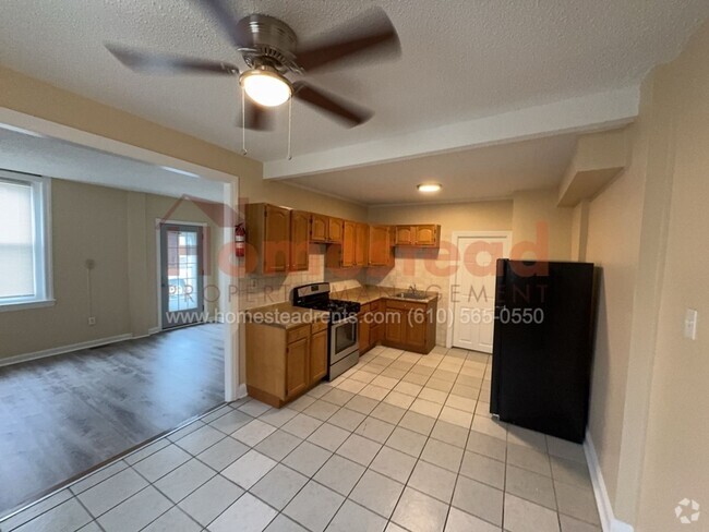 Building Photo - 1037 Toll St Unit 1F Rental