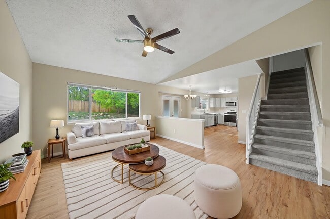 Photo - 21637 E Crestline Dr