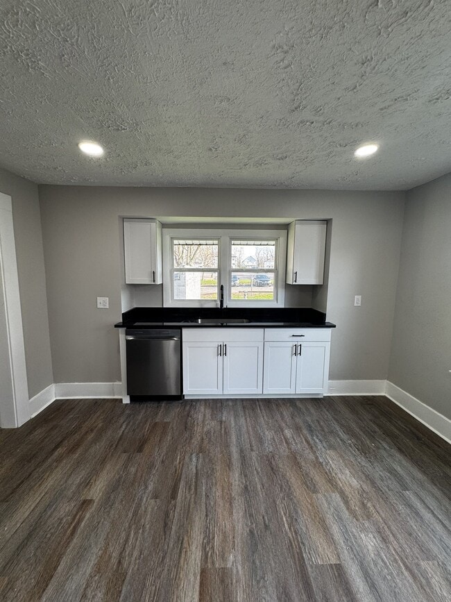 Photo - 120 W Brown Ave