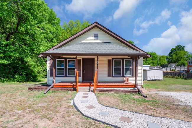 Photo - 69 Lowe Ave NW