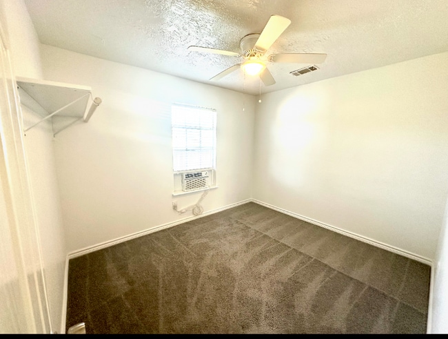 Photo - 831 Deerpass Dr