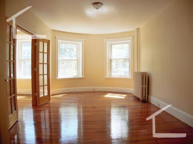 Building Photo - 35 Dwight St Rental