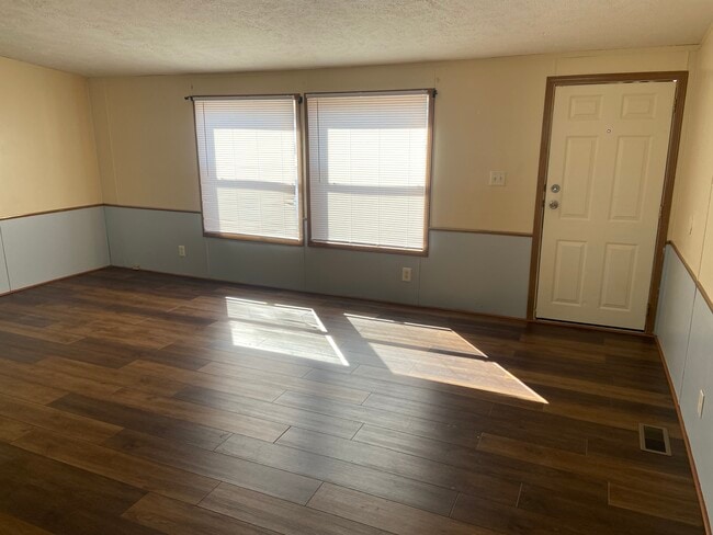 Photo - 103 Boxwood Ln