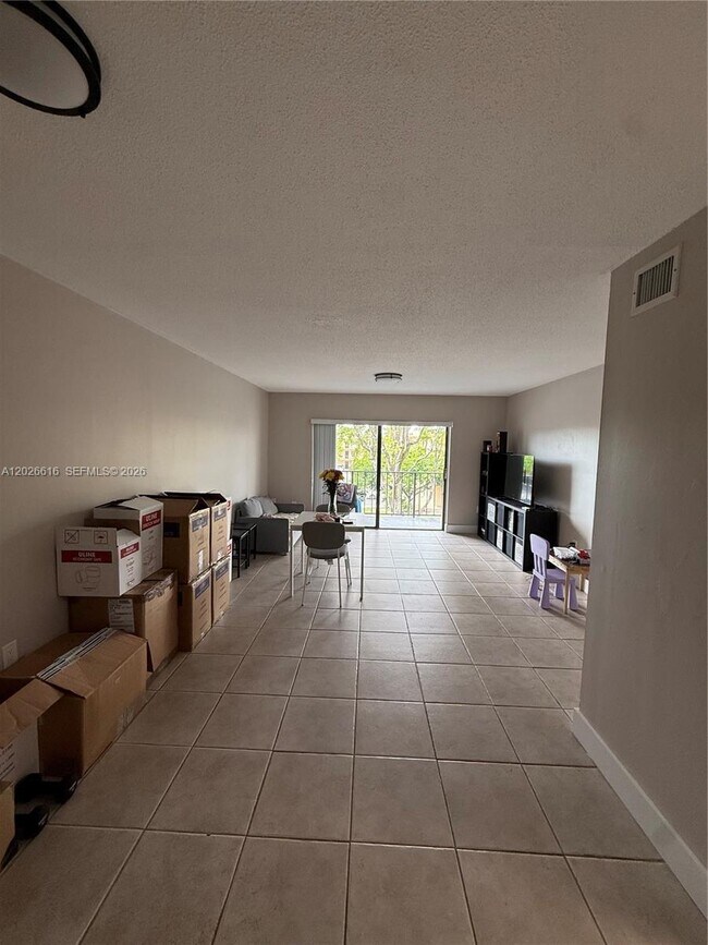 Photo - 10431 N Kendall Dr Unit D306