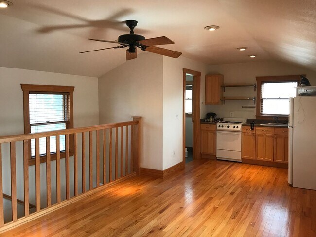 Photo - Hyde Park Tiny Home/Garage Apartment