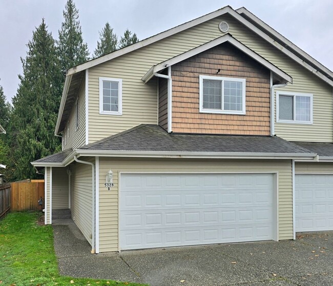 Building Photo - HudDea#7 Unit B