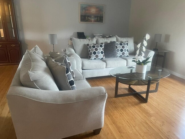 Photo - 1004 SE 8th St Unit 202