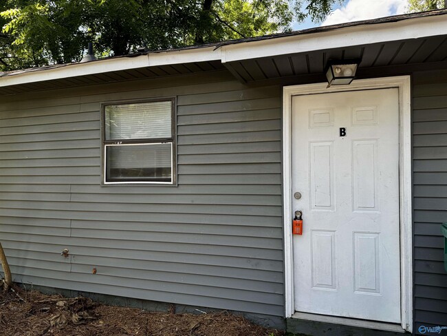 Photo - 3702 Penny St SW Unidad B