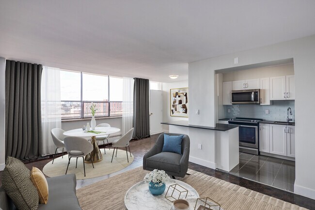 Photo - 3575 Bathurst St