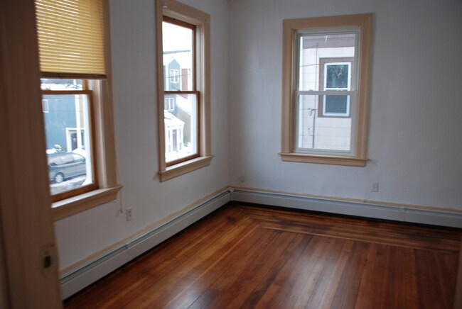 381 Pine St Unidad 1