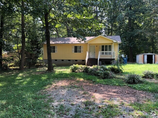 Building Photo - Charming 3 BR/1BA convenient to Loop in SE... Rental
