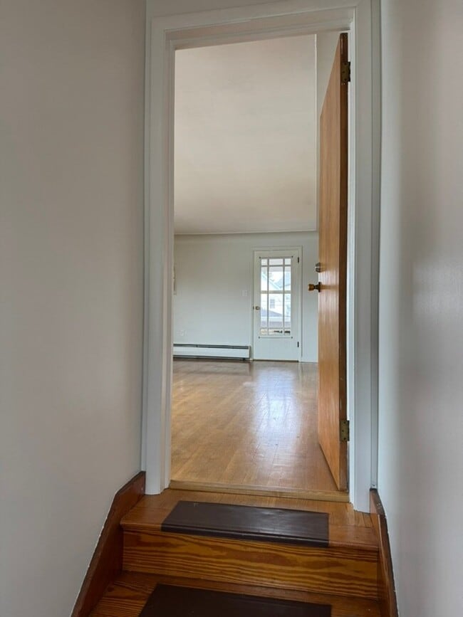 Photo - 307 Warren St