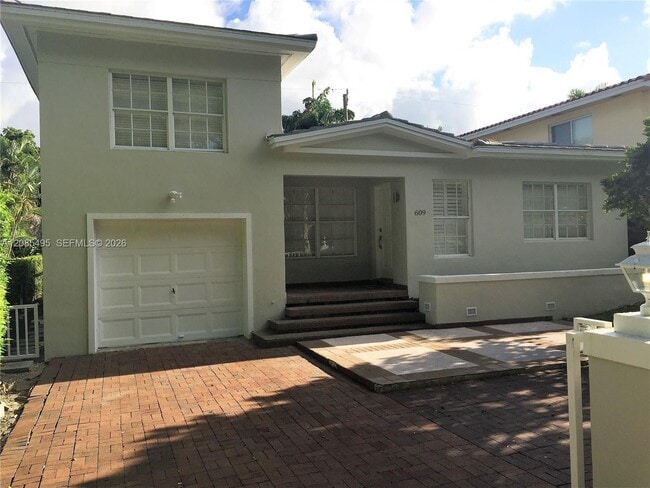 Building Photo - 609 Puerta Ave