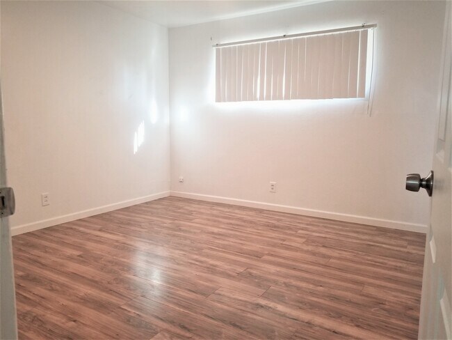 Photo - Unit 112 Rupert Duplex