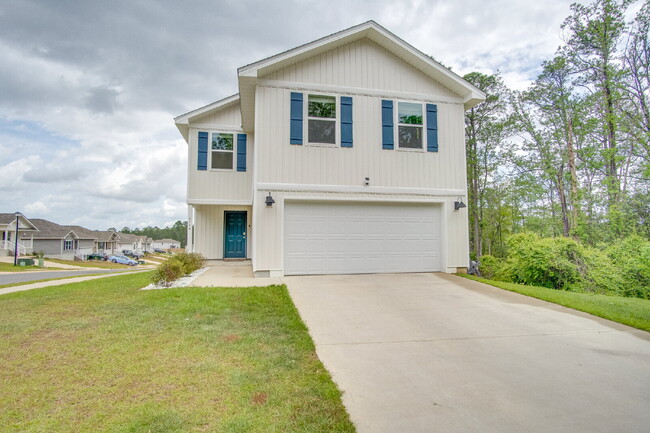 Spacious 4BR Home with 2-Car Garage Near M... - Spacious 4BR Home with 2-Car Garage Near M...