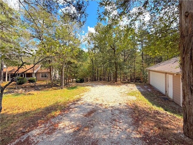 28 Hickory Cir