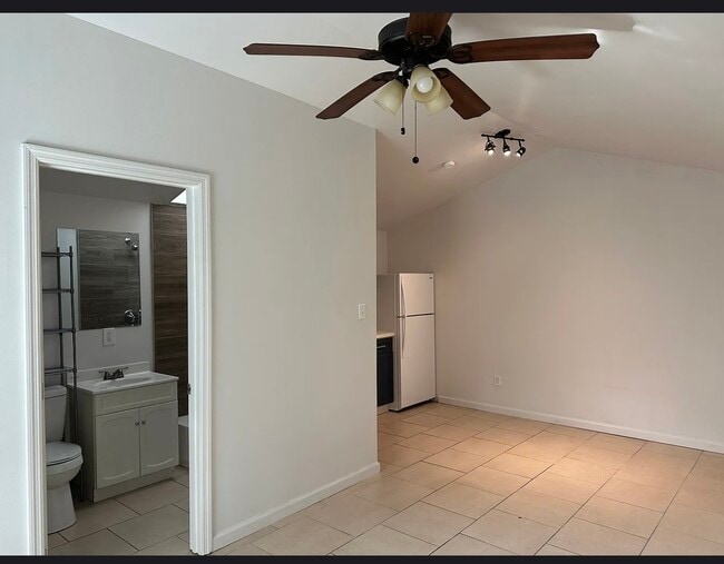 1620 E Mulberry Dr Unit Studio