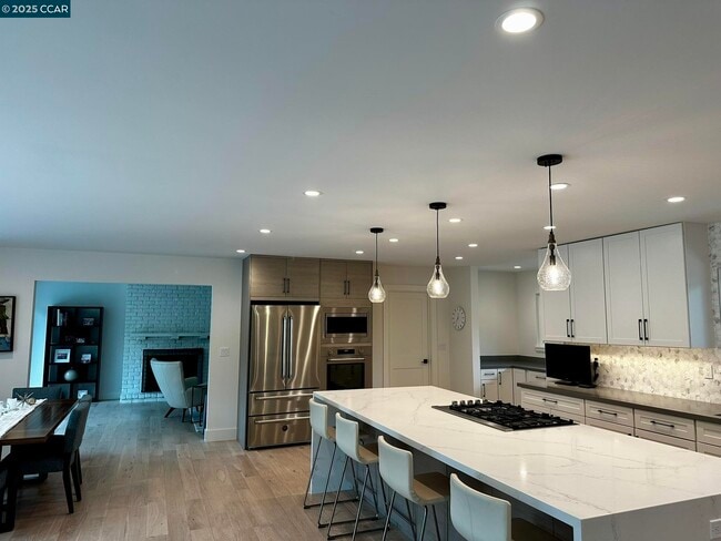 Photo - 226 Alderbrook Pl