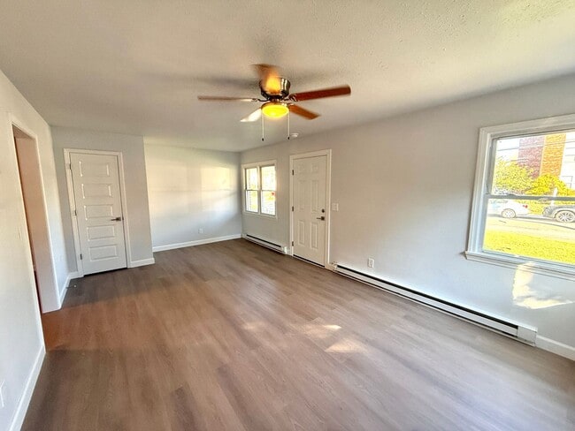 Photo - 428 Roanoke St E Unit 428