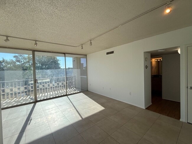 700 E 9th St Unidad Quapaw Tower #3B