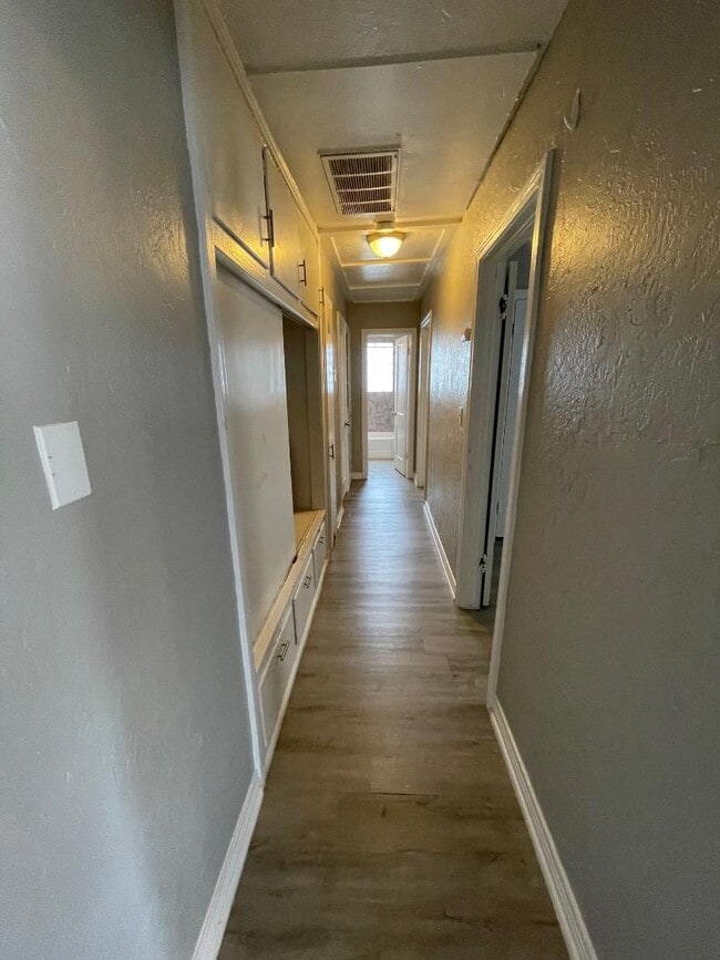 Photo - 2 BED 1 BATH DUPLEX FOR LEASE