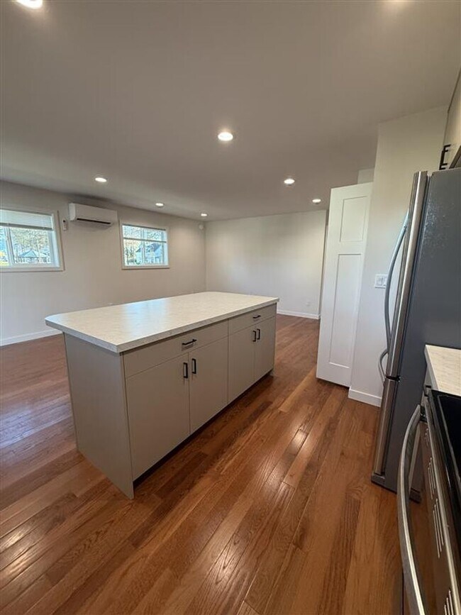 Photo - 118 S Harkness St Unidad B