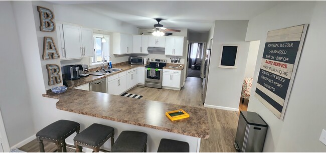Photo - 3697 Floretta St