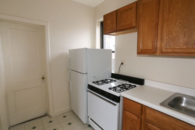 Photo - 1034 W George St Unit 103