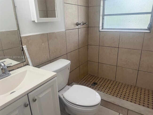 Photo - 611 S 24th Ave Unidad 6