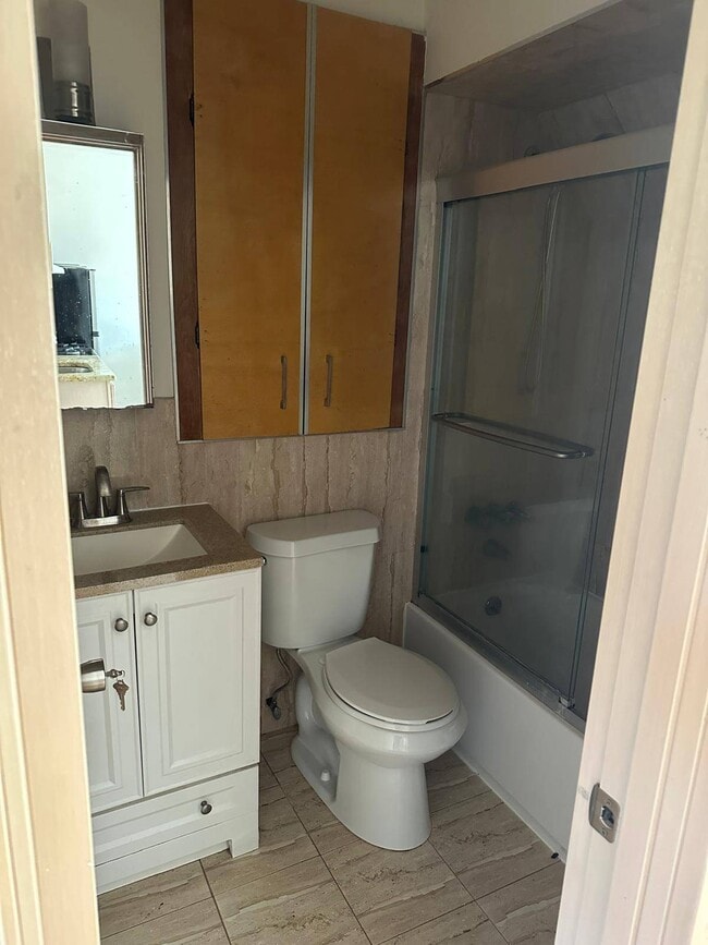 Photo - 2251 Ryder St