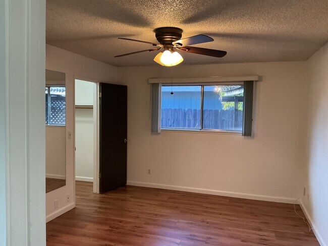 Photo - 1714 Kent St