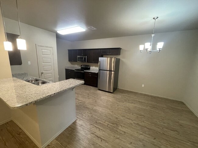 Photo - Townhome Located West Of Milwaukee Near Take-Out & Walmart!