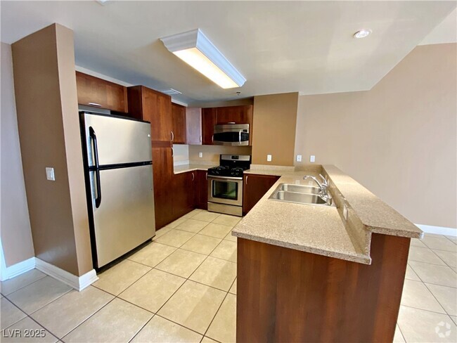 Building Photo - 150 S Las Vegas Blvd Unit 1108 Rental