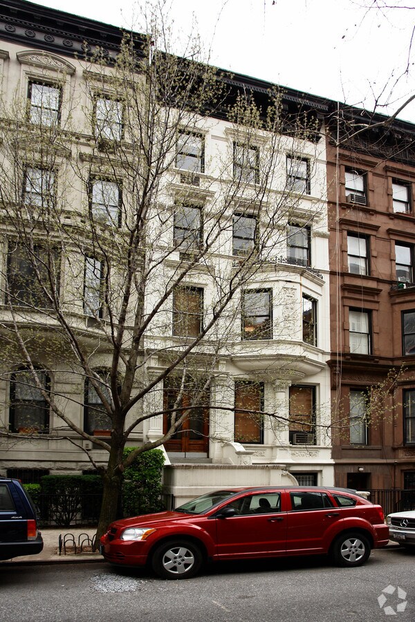 Photo - 40 W 76th St