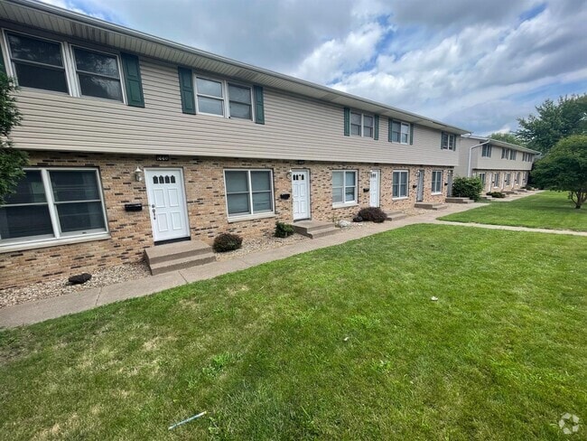 Building Photo - 1642 W George Washington Blvd Rental