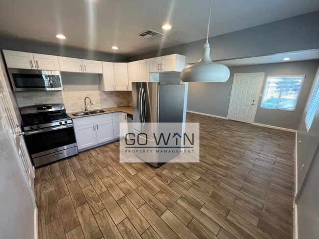 Building Photo - 825 N 10th Ave Unit 4 Rental