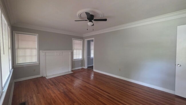 Photo - 211 Edison Dr