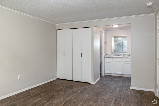 1BR, 1BA - 576SF - Bedroom