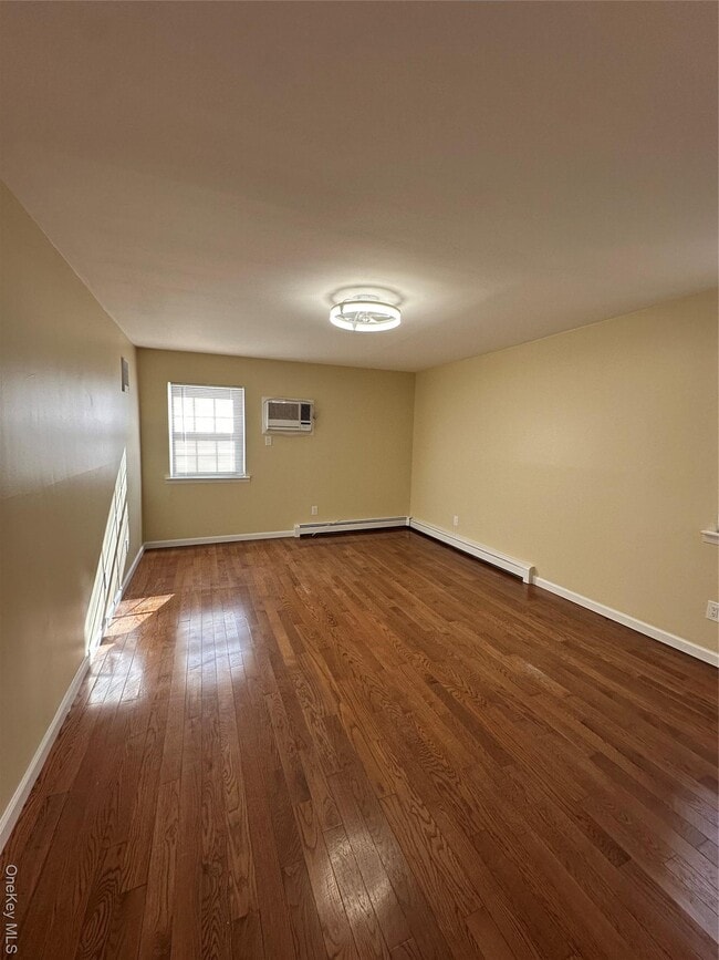 Photo - 158 Farmers Ave