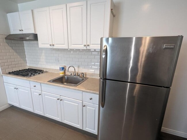 Photo - 993 Rosecrans St
