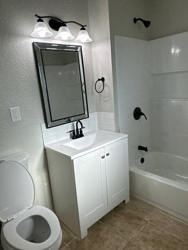 Photo - 1161 Letts Ave