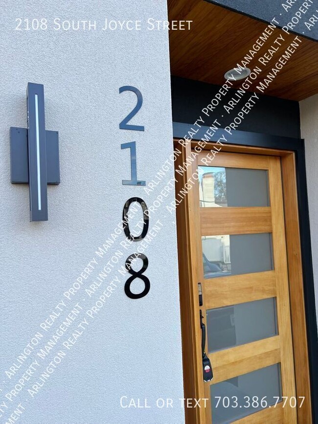 Photo - 2108 S Joyce St